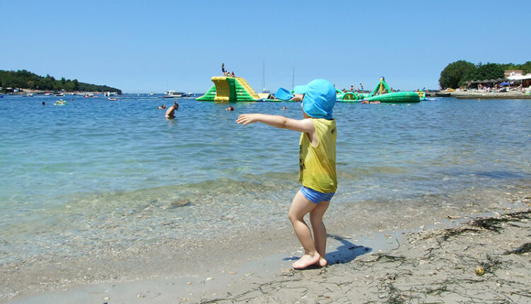 lanterna-beach-family