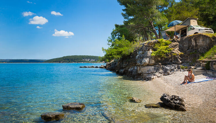 lanterna-beach-solo-trip