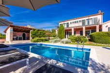 Villa in Pinezici - Villa Maddalena with private pool in...